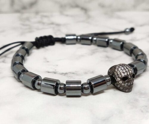 hematiet skull zwart schuifarmband 2 e1548253123117 Mei's Everest The Couple of Steel | armband | Edelsteen hematiet skull zwart schuifarmband 2 e1548253123117