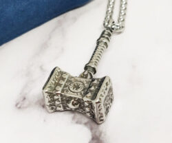 Mei's Muse Doomhammer | ketting | Stainless Steel