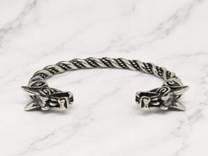 Mei’s Viking Nordic Wolf armband van roestvrij staal in zilver