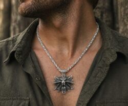 Alternative view of Mei's Muse Wolf Head | ketting | Stainless Steel