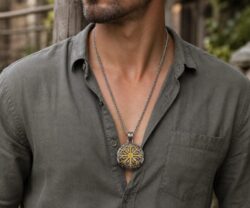 Alternative view of Mei's Viking Amulet of Change | ketting | Stainless Steel