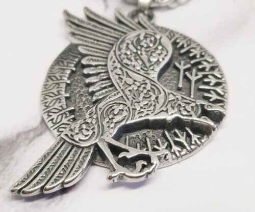 Raven Amulet 6 scaled e1619606661445 Mei's Viking Raven Amulet | ketting | Stainless Steel Raven Amulet 6 scaled e1619606661445
