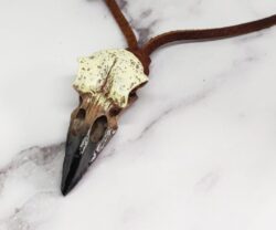 Mei's Viking Raven Head | ketting | Leer