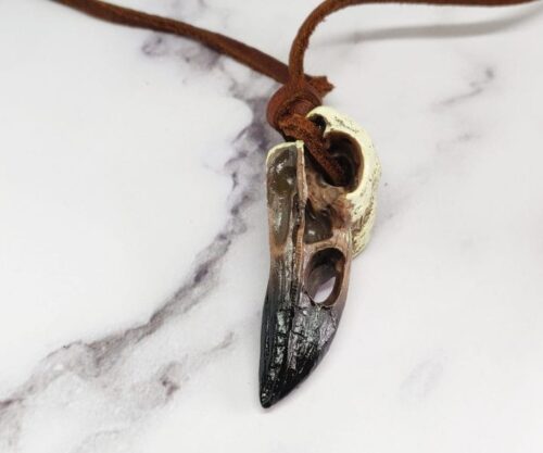 Raven Head 5 scaled e1618058266767 Mei's Viking Raven Head | ketting | Leer Raven Head 5 scaled e1618058266767