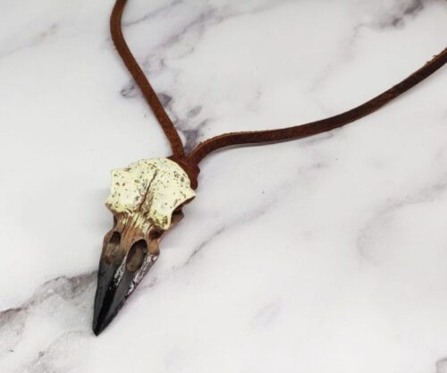 Raven Head 9 scaled e1618058222348 Mei's Viking Raven Head | ketting | Leer Raven Head 9 scaled e1618058222348