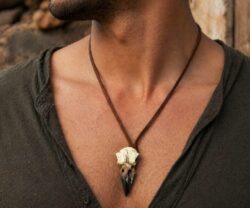 Alternative view of Mei's Viking Raven Head | ketting | Leer