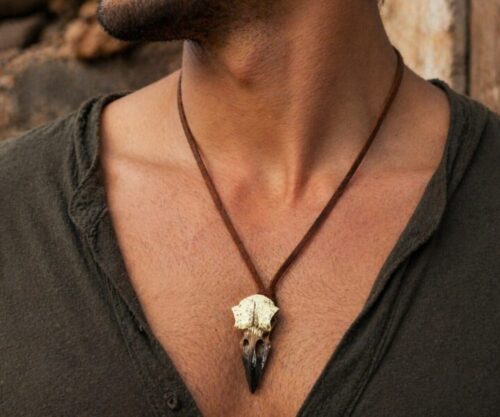 Alternative view of Mei's Viking Raven Head | ketting | Leer