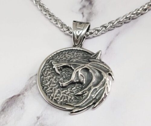 The Wolf 3 scaled e1618314424588 Mei's Jewellery Mei’s Muse The Wolf ketting van roestvrij staal in zilver