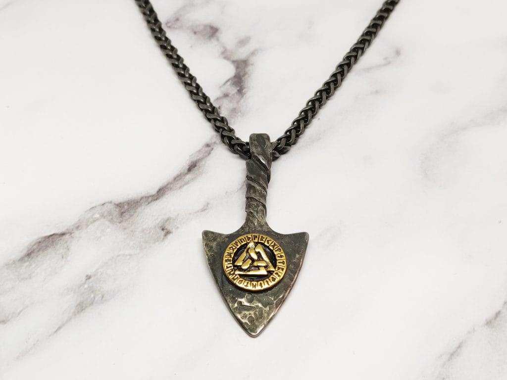 Mei’s Viking Valknut Arrow ketting van stainless steel
