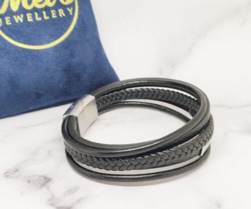Leather Ropes 4 scaled e1622202863832 Mei's Hide Leather Ropes | armband | Leer Leather Ropes 4 scaled e1622202863832