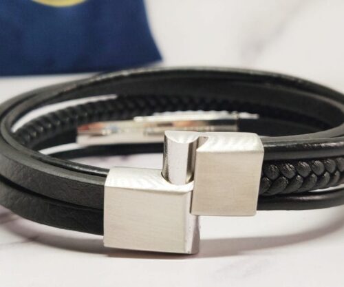 Leather Ropes 6 scaled e1622203011592 Mei's Hide Leather Ropes | armband | Leer Leather Ropes 6 scaled e1622203011592