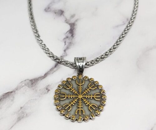 Helm of Awe Vegvisir 4 scaled e1627989941407 Mei's Viking Helm of Awe & Vegvisir | ketting | Stainless Steel Helm of Awe Vegvisir 4 scaled e1627989941407