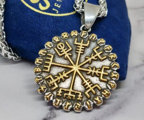 Helm of Awe Vegvisir 6 scaled e1627989891841 Mei's Viking Helm of Awe & Vegvisir | ketting | Stainless Steel Helm of Awe Vegvisir 6 scaled e1627989891841