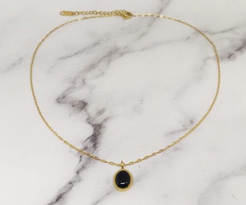 Its Black or White 6 scaled e1632826324603 Mei's Everest It's Black or White | ketting | Edelsteen Its Black or White 6 scaled e1632826324603