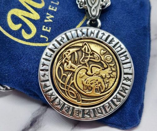Spinning Wolf Moon 4 scaled e1633431066935 Mei's Viking Spinning Wolf Moon | ketting | Stainless Steel Spinning Wolf Moon 4 scaled e1633431066935