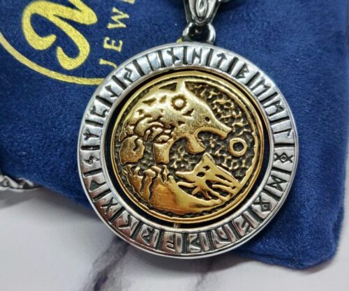 Spinning Wolf Moon 5 scaled e1633431091503 Mei's Viking Spinning Wolf Moon | ketting | Stainless Steel Spinning Wolf Moon 5 scaled e1633431091503