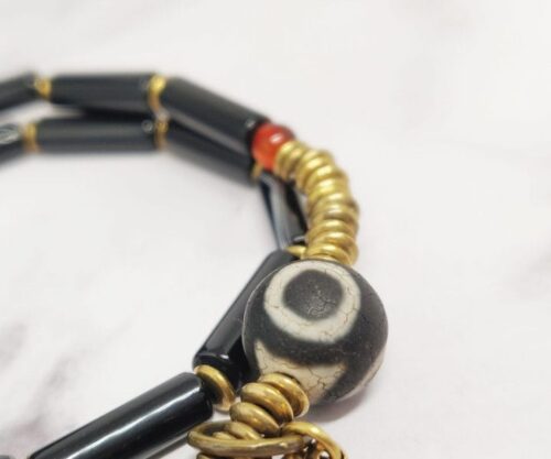 Onyx Rod 4 scaled e1636381653473 Mei's Tibetan Onyx Rod | armband | Edelsteen Onyx Rod 4 scaled e1636381653473