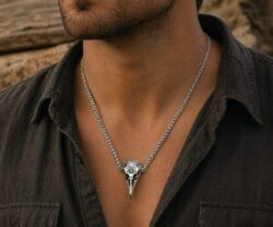 Alternative view of Mei's Viking Raven Skull | ketting | Stainless Steel