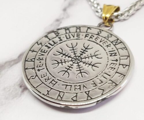 Raven Valknut 7 scaled e1643203358835 Mei's Viking Raven Valknut | ketting | Stainless Steel Raven Valknut 7 scaled e1643203358835