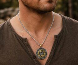 Alternative view of Mei's Viking Wolves Of Odin | ketting | Stainless Steel