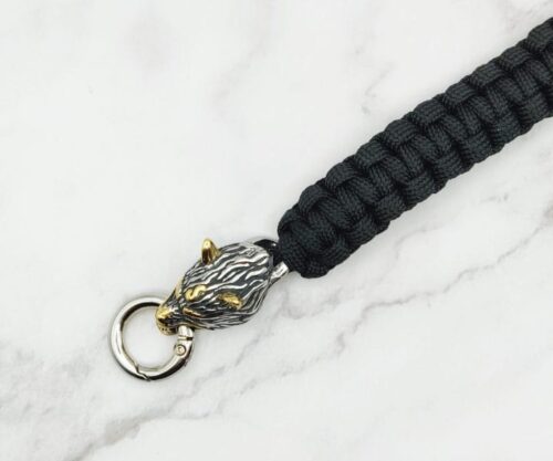 Surviving Wolf 15 scaled e1644413314929 Mei's Viking Surviving Wolf | armband | Paracord Surviving Wolf 15 scaled e1644413314929