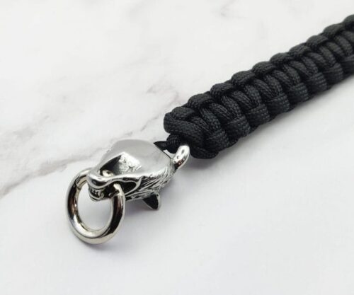 Surviving Wolf 17 scaled e1644413334500 Mei's Viking Surviving Wolf | armband | Paracord Surviving Wolf 17 scaled e1644413334500