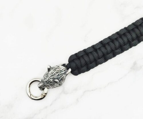 Surviving Wolf 8 scaled e1644413236422 Mei's Viking Surviving Wolf | armband | Paracord Surviving Wolf 8 scaled e1644413236422