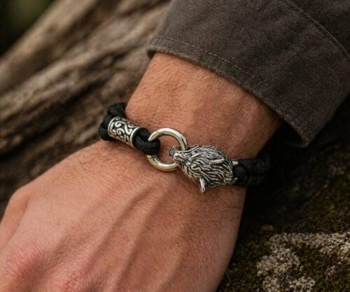 Alternative view of Mei's Viking Surviving Wolf | armband | Paracord