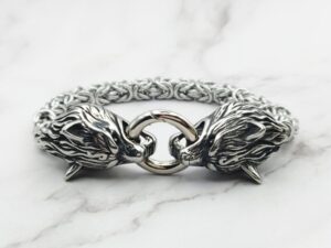 Mei’s Viking Guarding Wolves armband van roestvrij staal in goud en zilver
