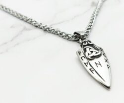 Mei's Viking Runic Spear | ketting | Stainless Steel