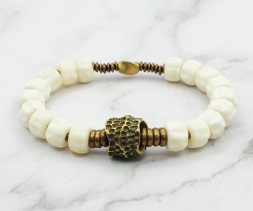 Mei’s Tibetan Coppery Bone armband van koper in goud en wit