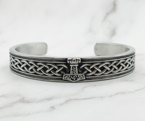 Mei’s Viking Thunder Hammer armband van roestvrij staal in zilver en zwart