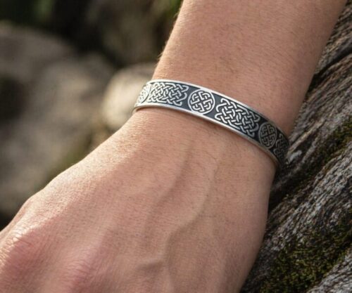 Alternative view of Mei's Muse Celtic Strength | armband | Stainless Steel