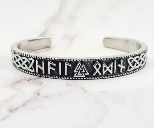 Mei’s Viking Runic Knot armband van roestvrij staal in zilver en zwart