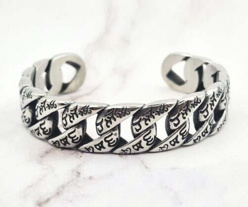 Mei’s Tibetan Serenity Cuff armband van roestvrij staal in zilver