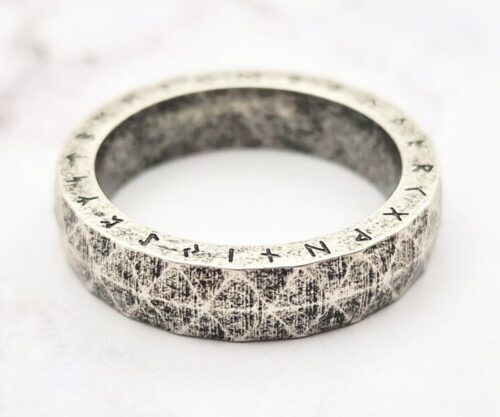 Mei’s Viking Geo Runes ring van roestvrij staal in zilver en zwart