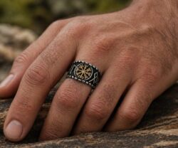 Alternative view of Mei's Viking Nordic Shield | ring | Stainless Steel