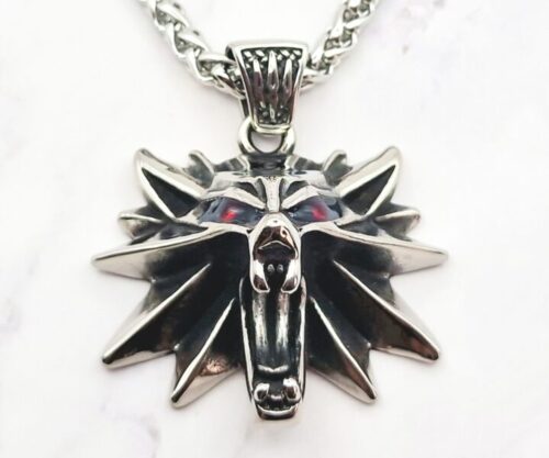 Mei’s Muse Red Wolf Head ketting van roestvrij staal in rood en zilver
