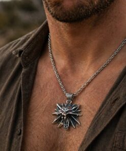 Alternative view of Mei's Muse Red Wolf Head | ketting | Stainless Steel