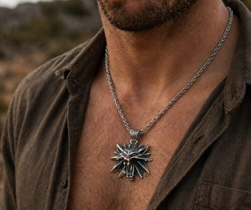 Alternative view of Mei's Muse Red Wolf Head | ketting | Stainless Steel