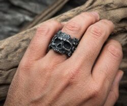 Alternative view of Mei's Muse Blooming Skull | ring | Stainless Steel