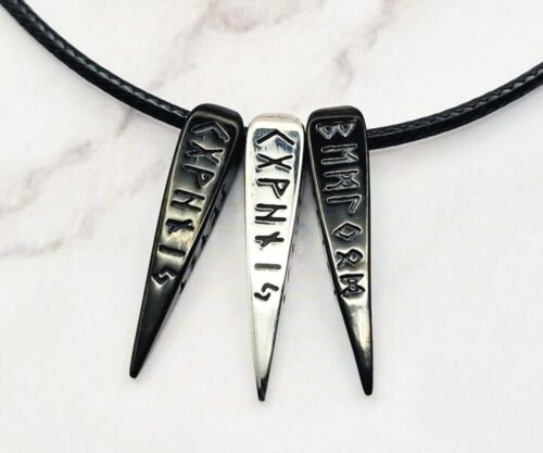 Mei’s Viking Triple Runes ketting van leer in zilver en zwart