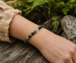 Alternative view of Mei's Everest Forest Flow | armband | Edelsteen