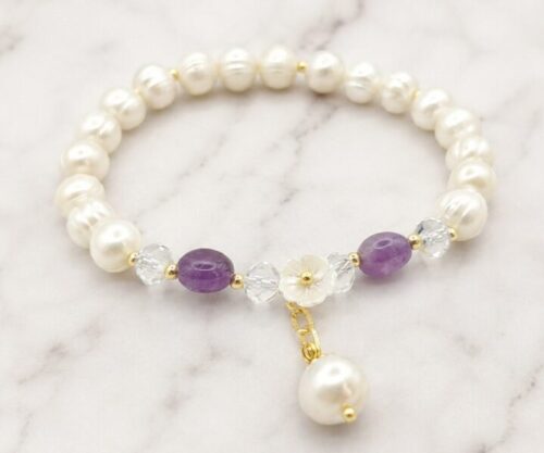 Mei’s Everest Lily Pearl armband van edelsteen in goud, paars en wit