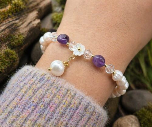 Alternative view of Mei's Everest Lily Pearl | armband | Parel