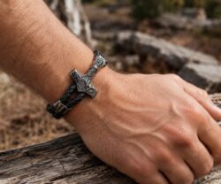 Alternative view of Mei's Viking Black Hammer | armband | Leer