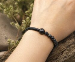 Alternative view of Mei's Tibetan Obsidian Wood | ketting | Edelsteen