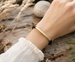 Alternative view of Mei's Tibetan Black Harmony | armband | Edelsteen