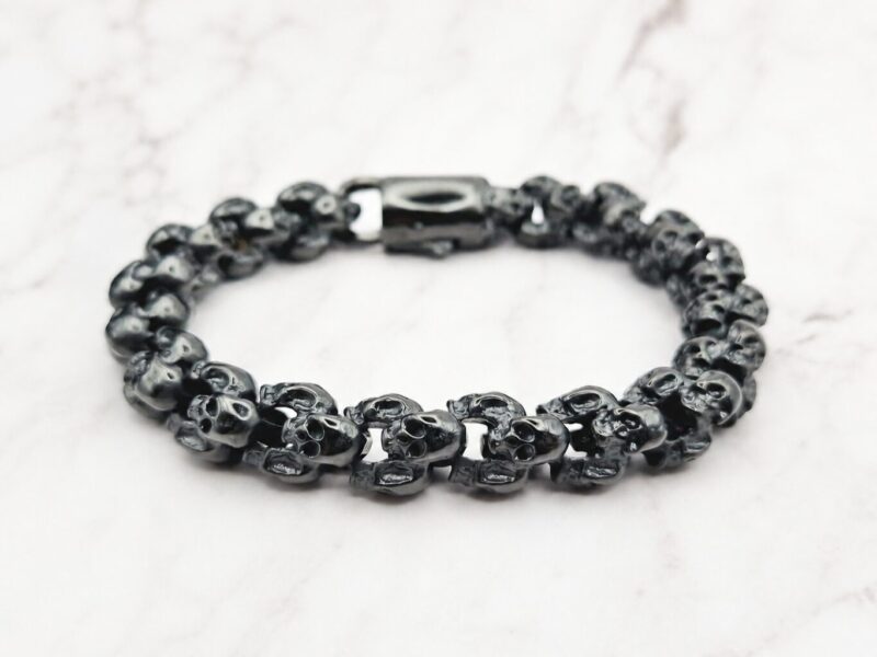 Mini Skulls Black Mei's Muse Mini Skulls Black | armband | Stainless Steel Mei’s Muse Mini Skulls Black armband van roestvrij staal in zwart