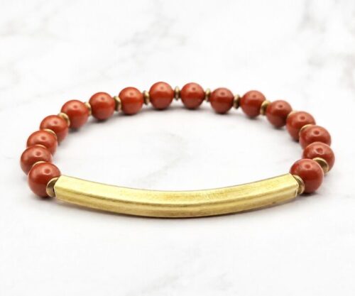 Mei’s Tibetan Red Harmony armband van edelsteen in goud en rood